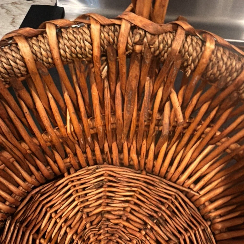 LG Rustic Wicker Gathering Basket Farmhouse Cottagecore Decor Reinforced‎ Handle